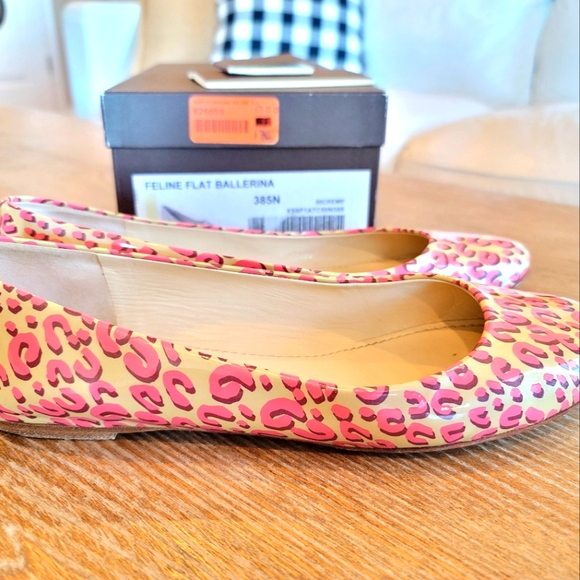 Louis Vuitton Flats SOLD - Picture 4 of 10